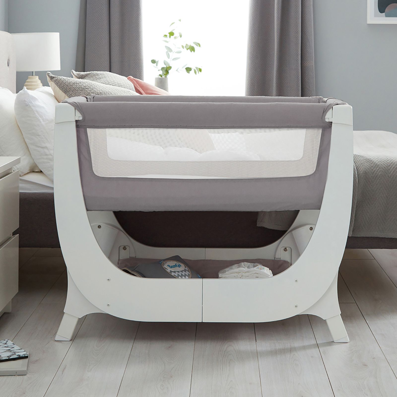 Shnuggle Air Bedside Crib with Crib Mattress - Dove Grey