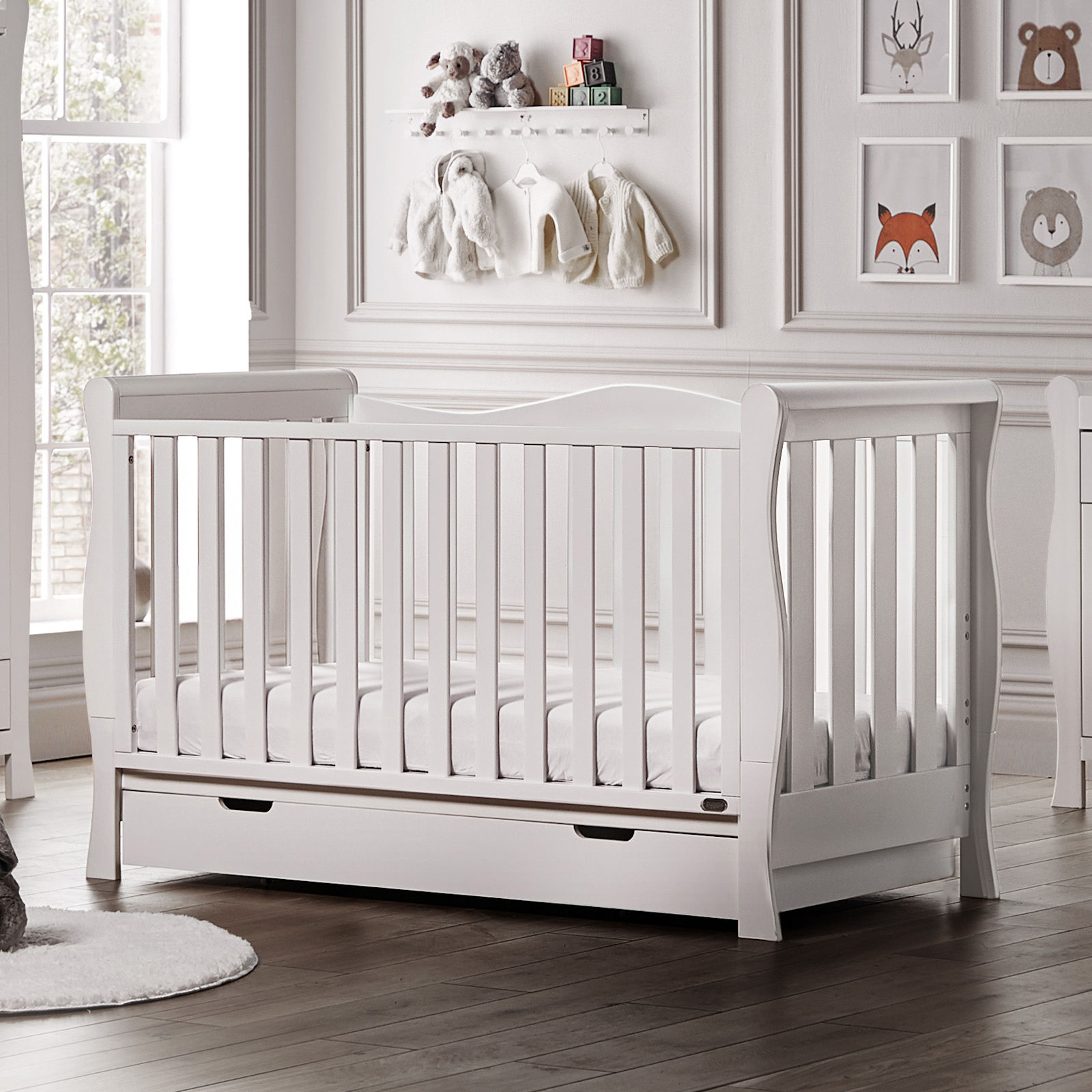 Puggle Prestbury Imperial Luxe Sleigh Cot Bed & Drawer - White