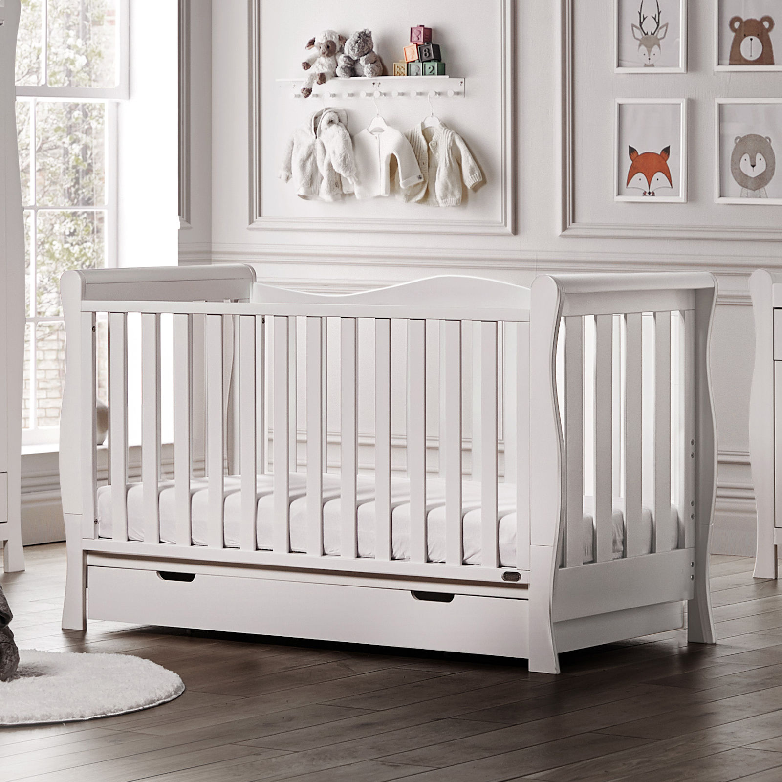 Puggle Prestbury Imperial Luxe Sleigh Cot Bed & Drawer with Fibre Mattress - White