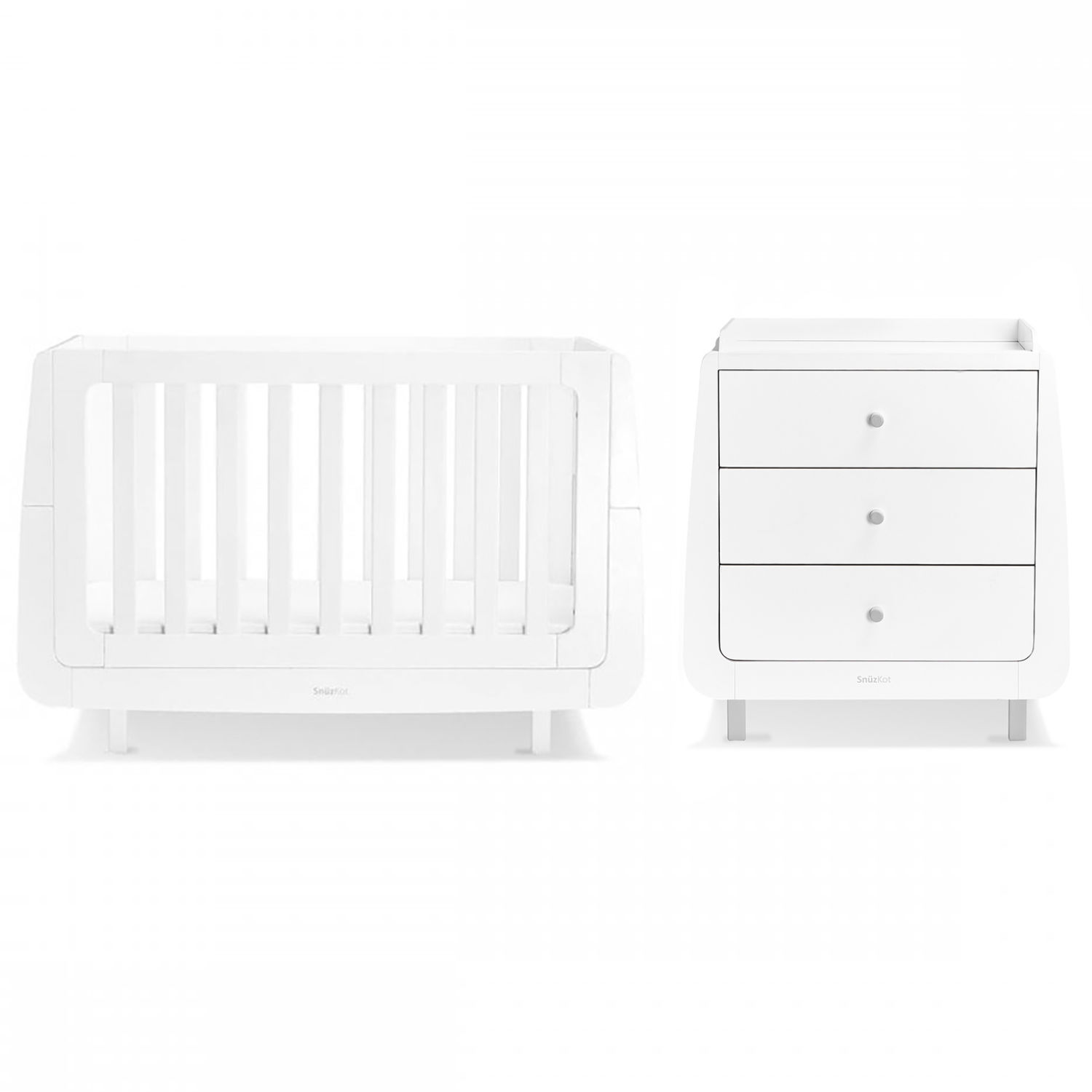 Snuz SnuzKot Mode 4 Piece Cot Bed Nursery Furniture Room Set With Grey Dresser & Free Maxi Air Cool Mattress - White