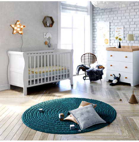 Puggle Alderley Sleigh Cot Bed 4 Piece Nursery Furniture Set With Maxi Air Cool Mattress  - White & Oak
