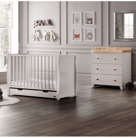 Puggle Chelford Sleigh Cot 5 Piece Nursery Furniture Set With Maxi Air Cool Mattress - White/White & Oak